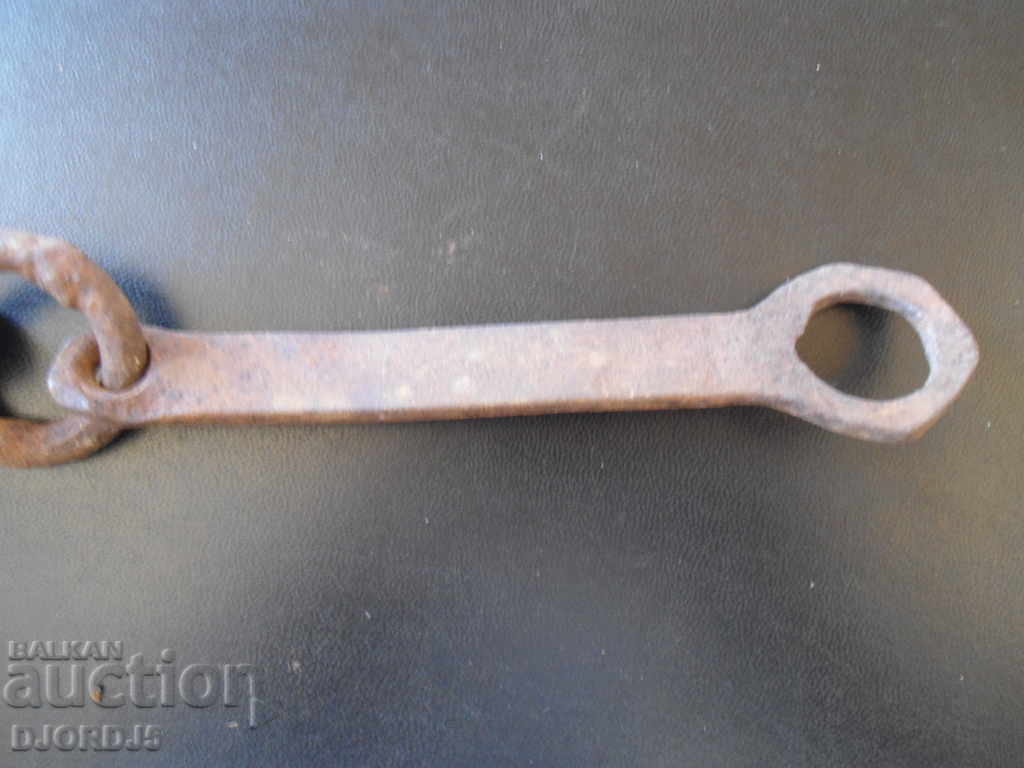 Auction Old wrought latch Auction Old wrought latch
