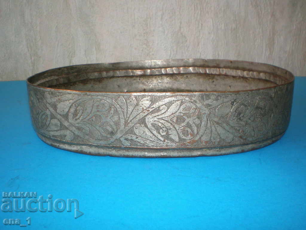 Delivery of Ottoman / Arabic hand engraved and ornate tray