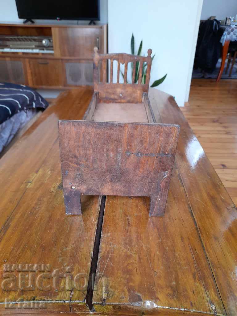 Old doll crib with price 45.00 BGN | € 23.01 Old doll crib with price 45.00 BGN | € 23.01