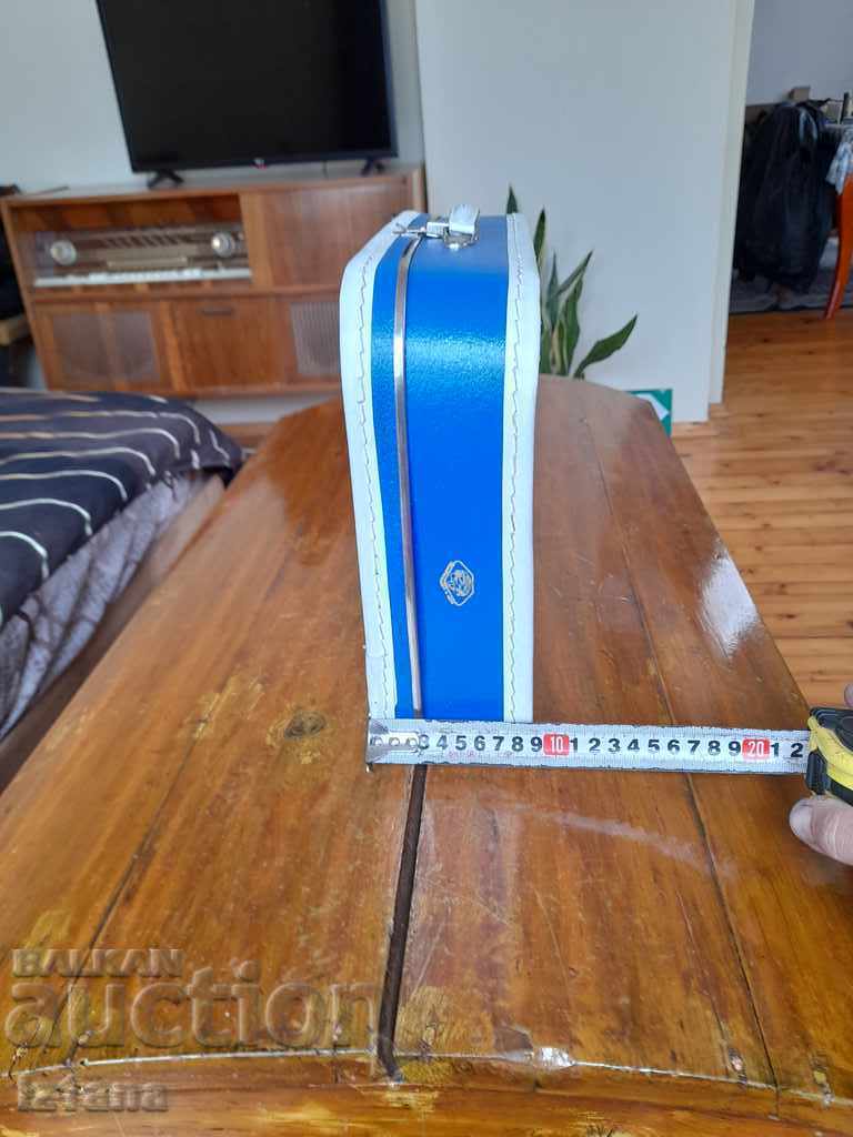 Old children's briefcase with price 55.00 BGN | € 28.12 Old children's briefcase with price 55.00 BGN | € 28.12