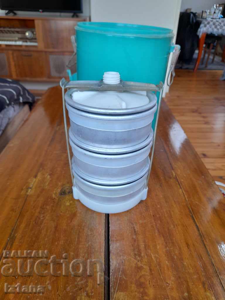 Auction Old food containers Auction Old food containers