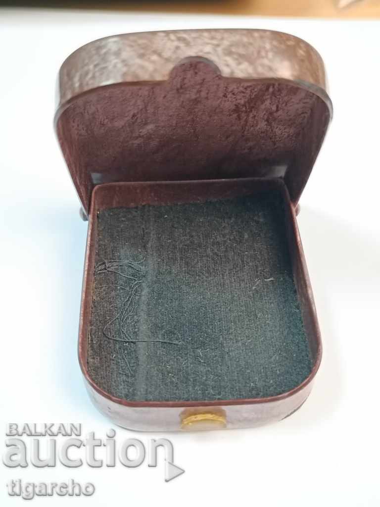 Molinia watch case with price 18.00 BGN | € 9.20 Molinia watch case with price 18.00 BGN | € 9.20