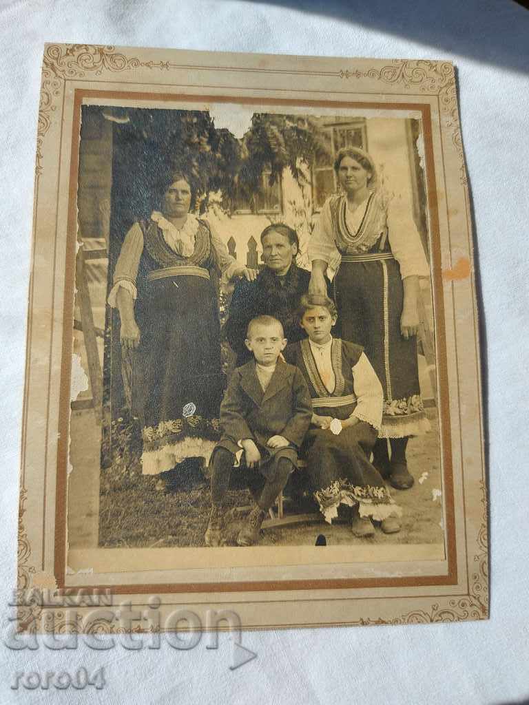 CARRIERS - AIRCRAFT - CARDBOARD - 5 CARRIERS - AIRCRAFT - CARDBOARD - 5