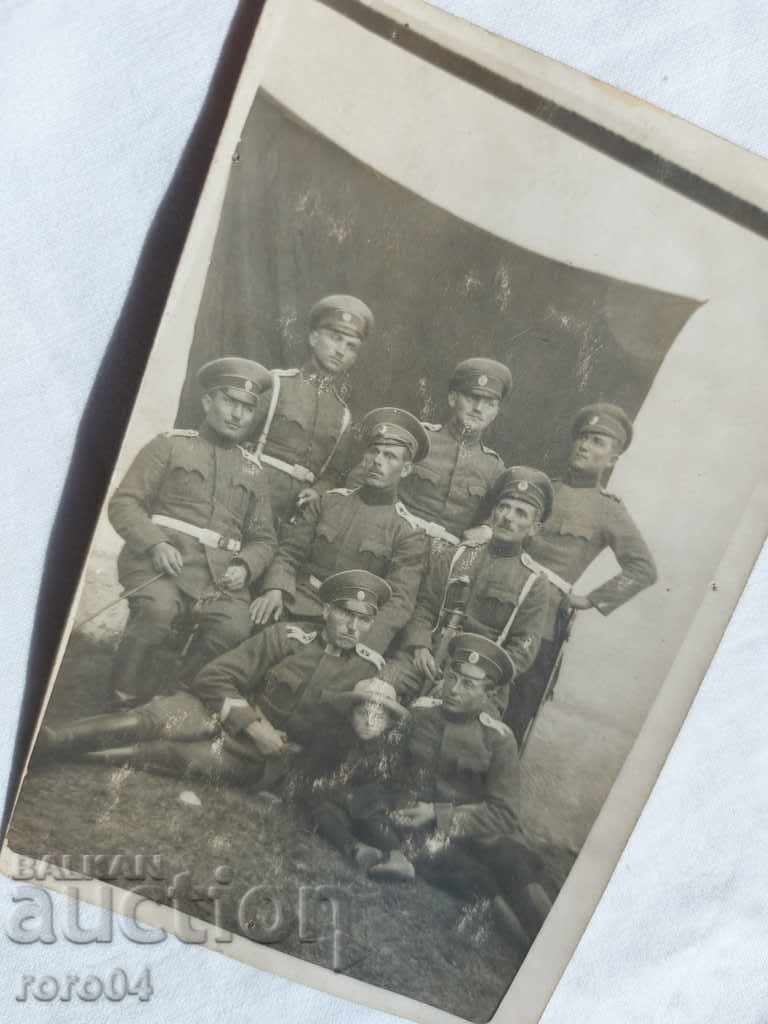 MILITARY - GUARDS ??? - WW I / WW II - 7 MILITARY - GUARDS ??? - WW I / WW II - 7