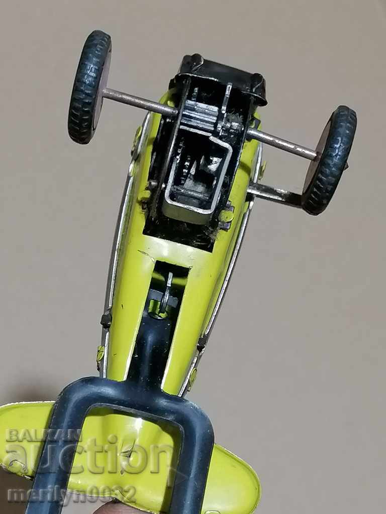 Delivery of Children's tin toy airplane airplane Delivery of Children's tin toy airplane airplane