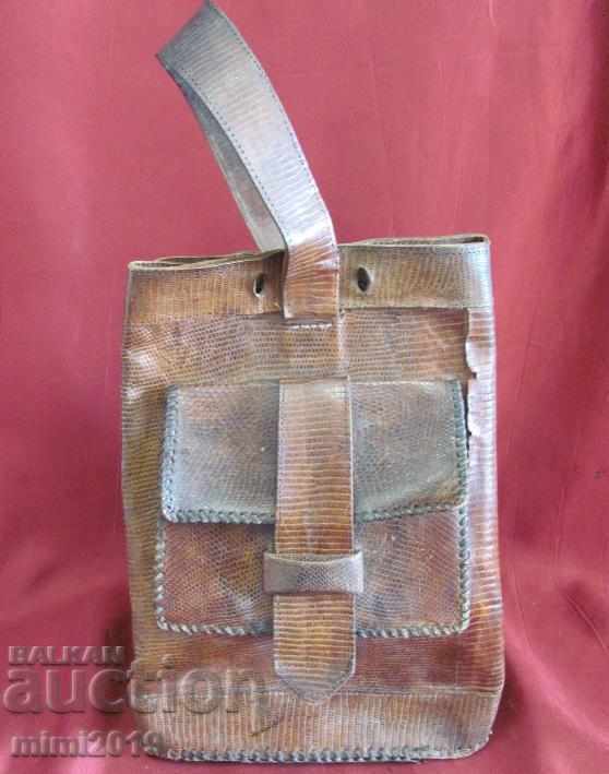 Vintage τσάντα από δέρμα φιδιού με τιμή 220.00 BGN | € 112.48 Vintage τσάντα από δέρμα φιδιού με τιμή 220.00 BGN | € 112.48