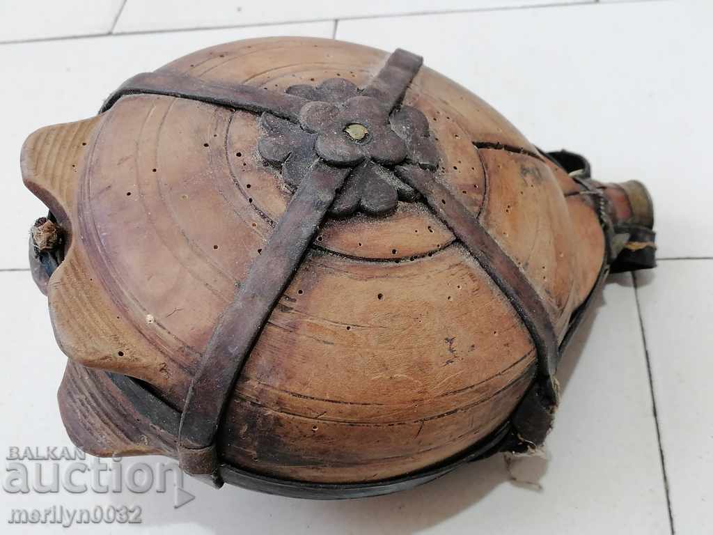 Delivery of Painted cracker, wooden bucket