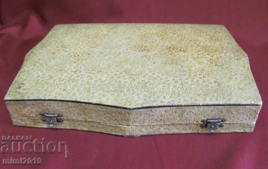 Delivery of 20s Women's Manicure Set Delivery of 20s Women's Manicure Set