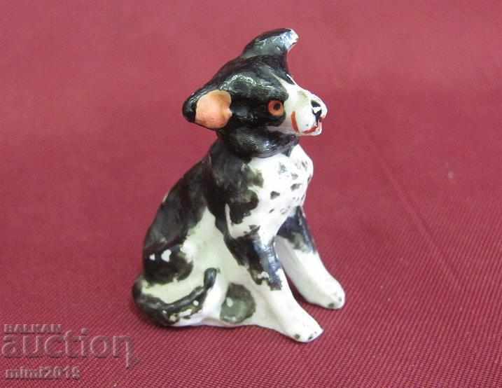 Auction Screw Mini Porcelain Figures 2 pcs. Auction Screw Mini Porcelain Figures 2 pcs.