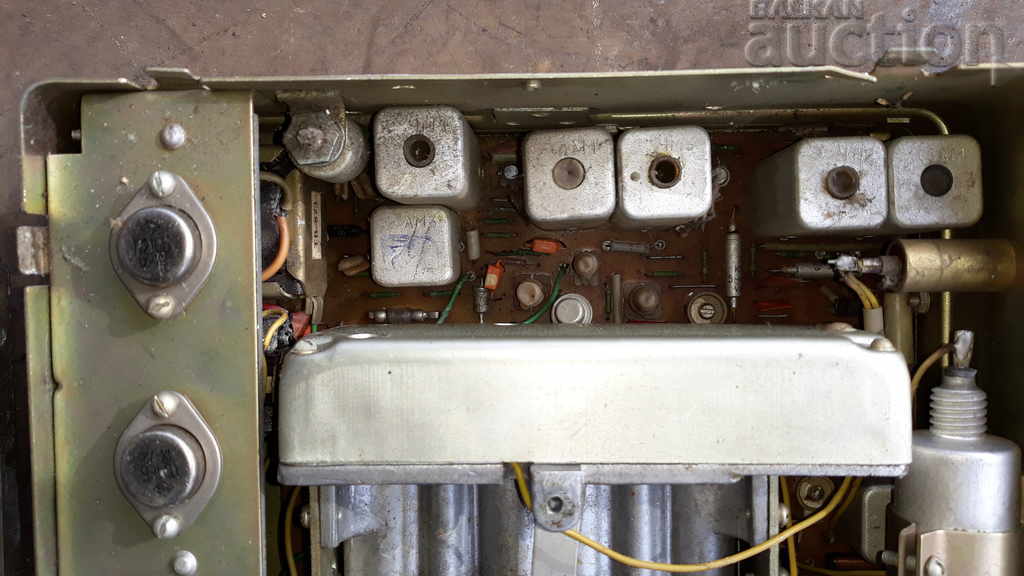 large retro car radio receiver USSR with price 35.00 BGN | € 17.90