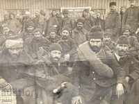Captivi turci în satul Merhamli în 1912. Yaver Pașa