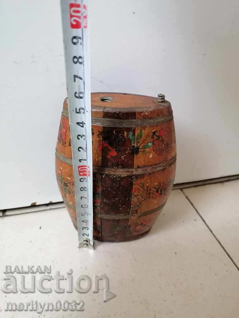 Delivery of Old pavur, wooden, bukel barrel barrel, bukle Delivery of Old pavur, wooden, bukel barrel barrel, bukle
