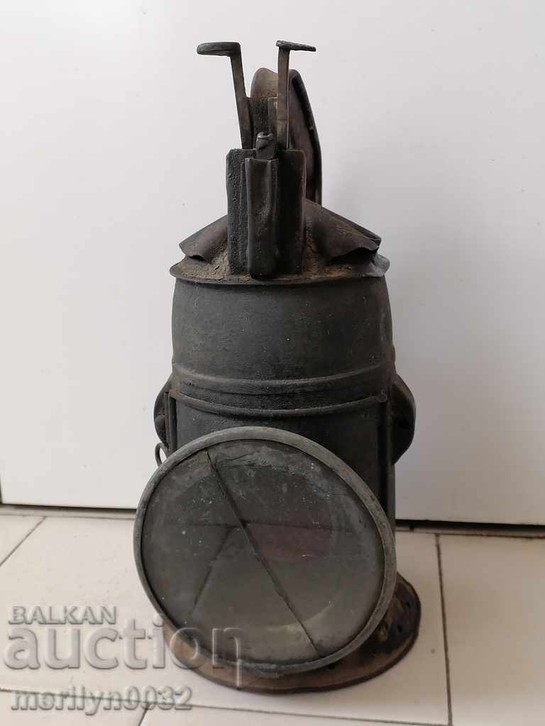 Army hand-held railway lantern WW2 with price 98.00 BGN | € 50.11 Army hand-held railway lantern WW2 with price 98.00 BGN | € 50.11