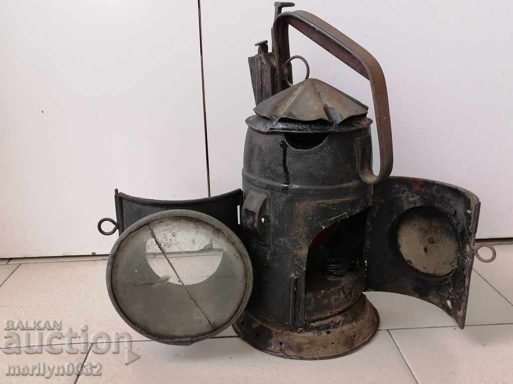 Army hand-held railway lantern WW2 - 7 Army hand-held railway lantern WW2 - 7