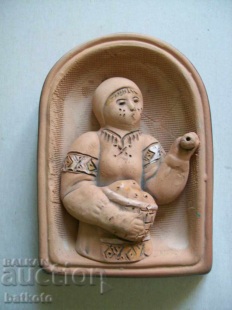 Old ceramic souvenir from Ukraine - "Woman with apples"