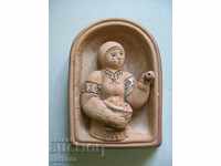 Стар керамичен сувенир от Украйна - "Жена с ябълки"