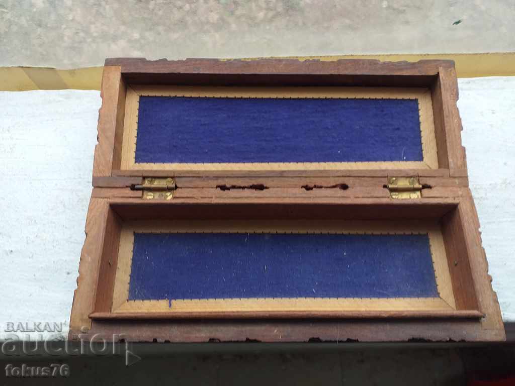 Old wooden box for jewelry carving with price 49.00 BGN | € 25.05 Old wooden box for jewelry carving with price 49.00 BGN | € 25.05