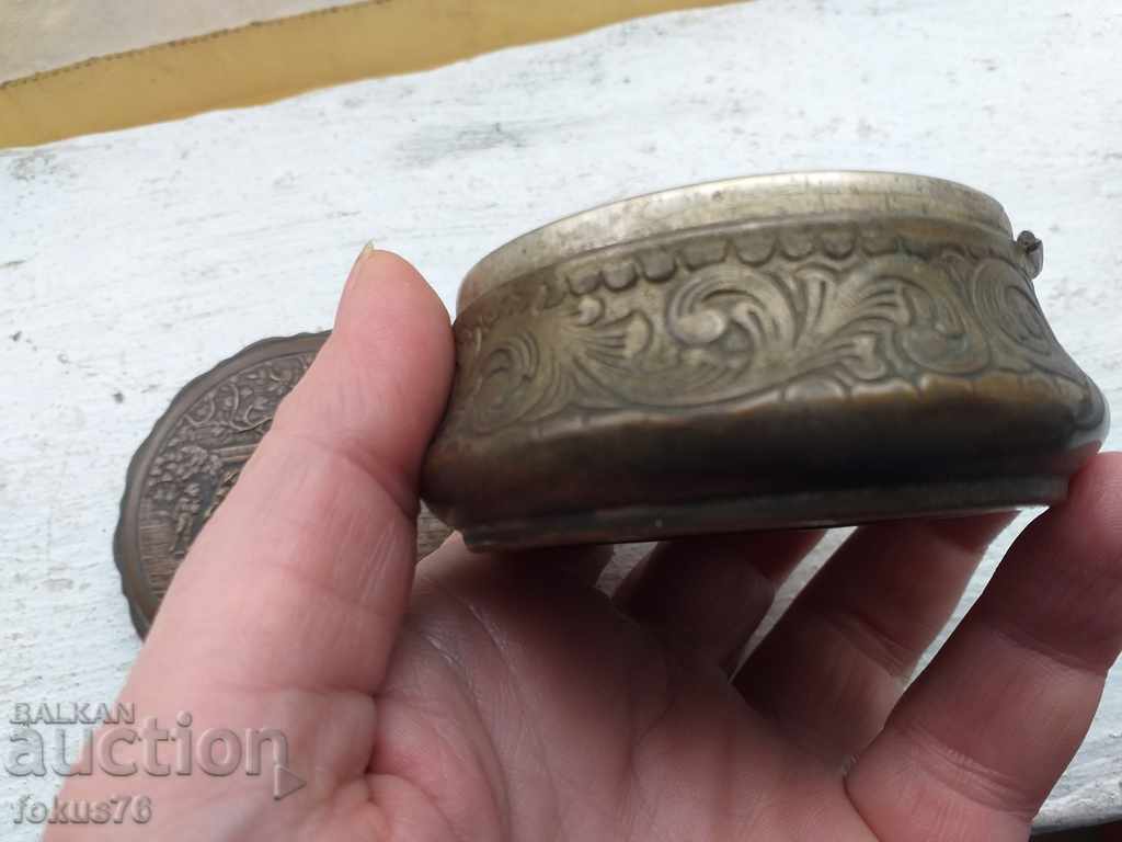 Delivery of Old wrought bronze box with silk markings Delivery of Old wrought bronze box with silk markings