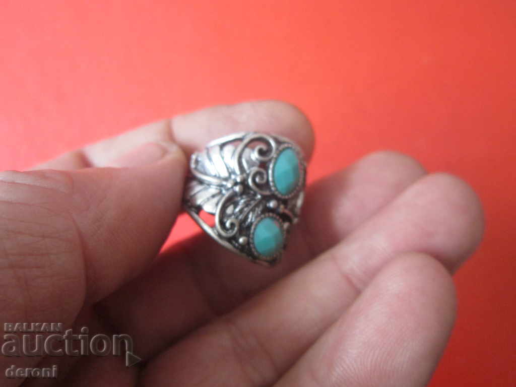 Delivery of An amazing ring with stones