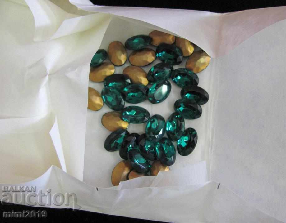 Auction Antique Vintage Polished Crystals for Jewelry Bohemia Auction Antique Vintage Polished Crystals for Jewelry Bohemia