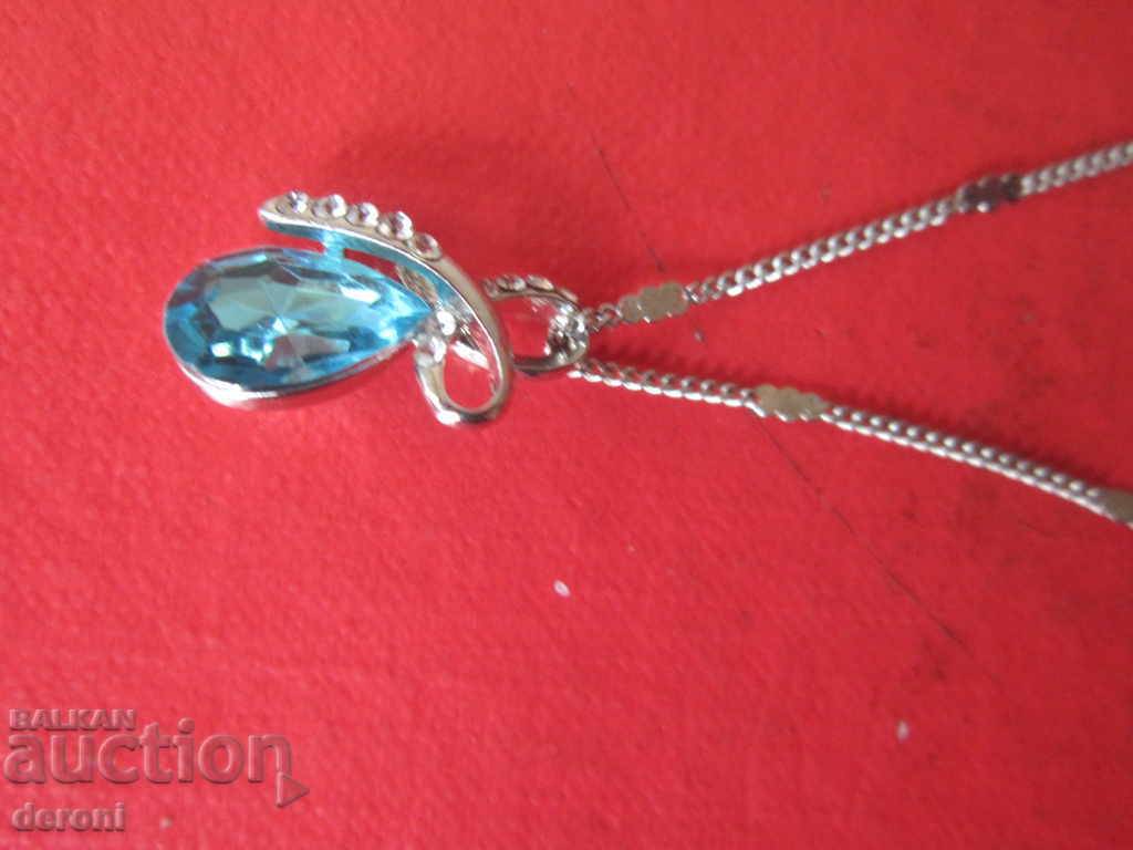 Delivery of Great necklace necklace with stone