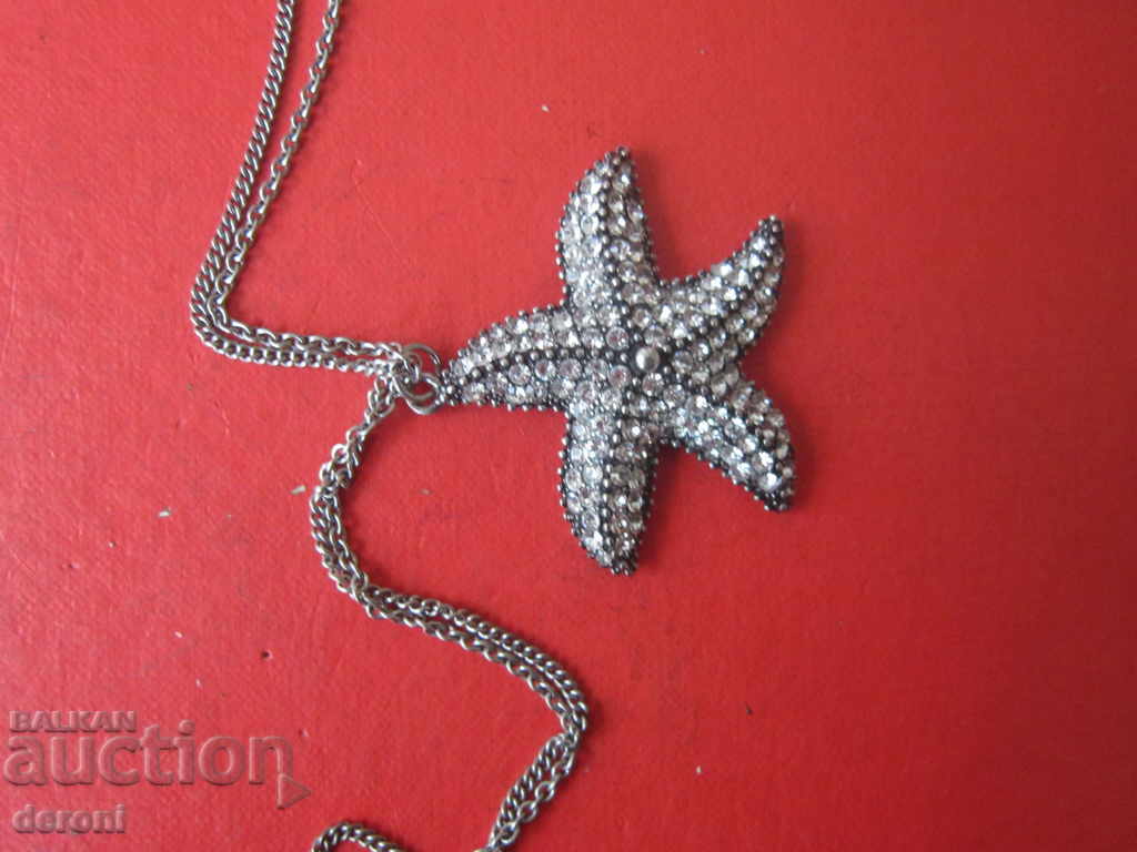 Great necklace necklace locket with star stones with price 10.00 BGN | € 5.11 Great necklace necklace locket with star stones with price 10.00 BGN | € 5.11