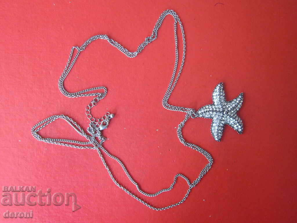 Great necklace necklace locket with star stones