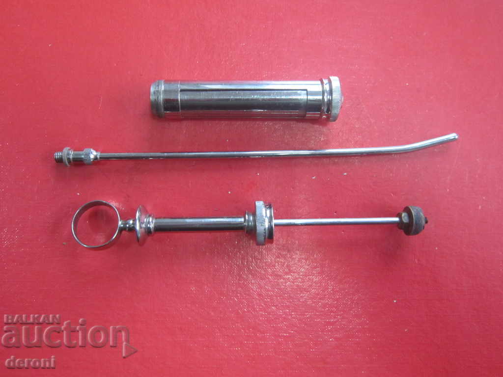 Delivery of Old medical instrument in a box