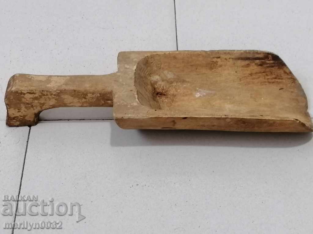 Auction Old wooden shovel, blade, wooden Auction Old wooden shovel, blade, wooden