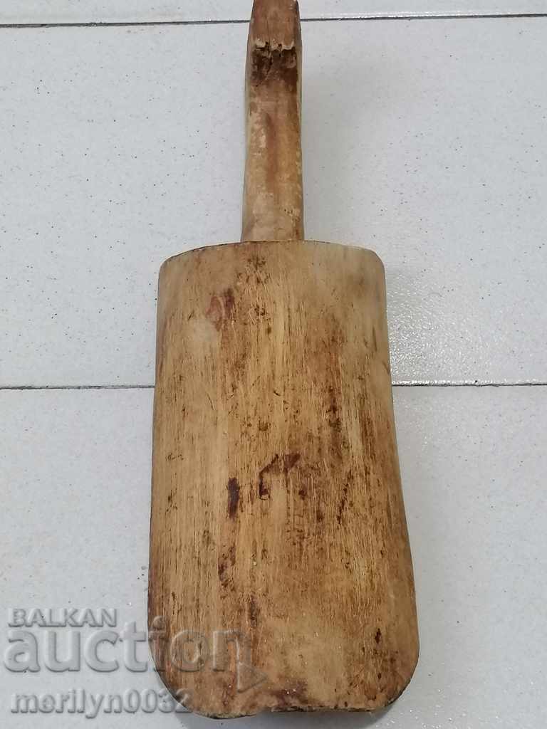 Delivery of Old wooden shovel, blade, wooden Delivery of Old wooden shovel, blade, wooden
