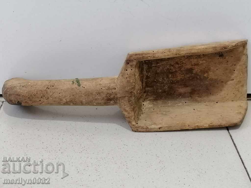 Auction Old wooden shovel, blade, wooden Auction Old wooden shovel, blade, wooden