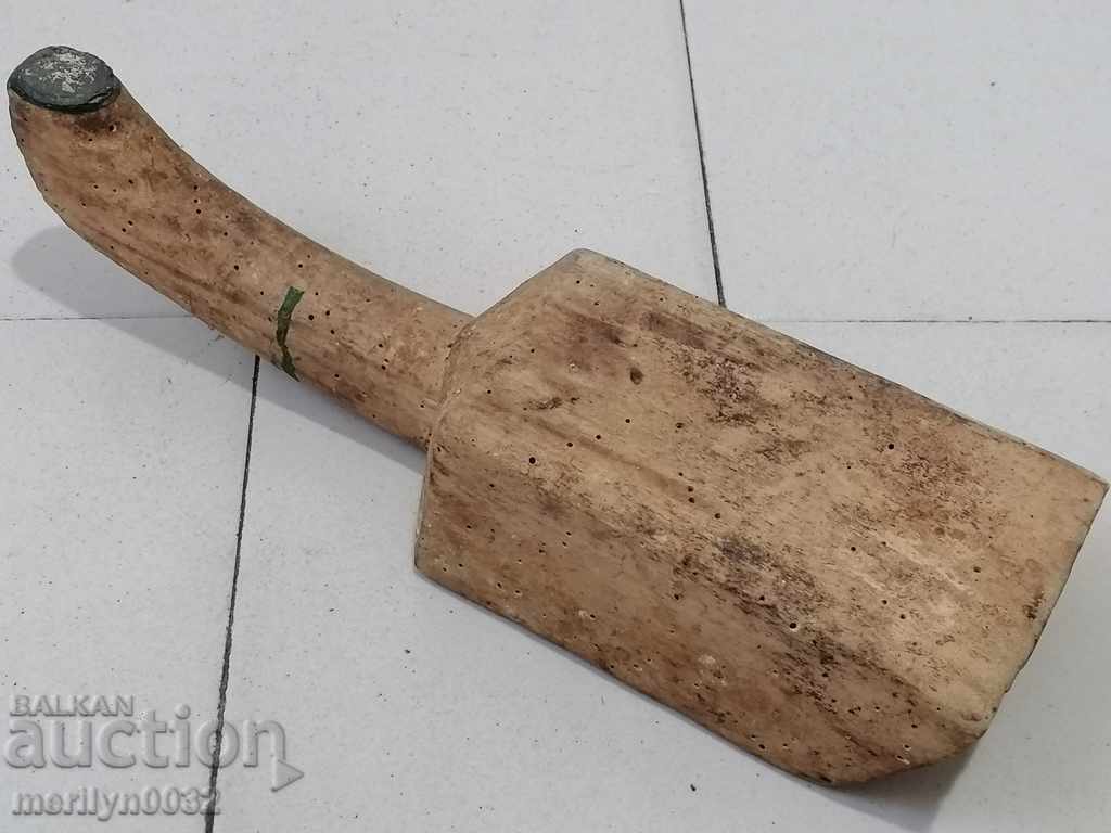 Old wooden shovel, blade, wooden - 5 Old wooden shovel, blade, wooden - 5