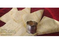 Σπάνιο ασημένιο σουπλά 36γρ με αρχικά και μεταξωτές πετσέτες