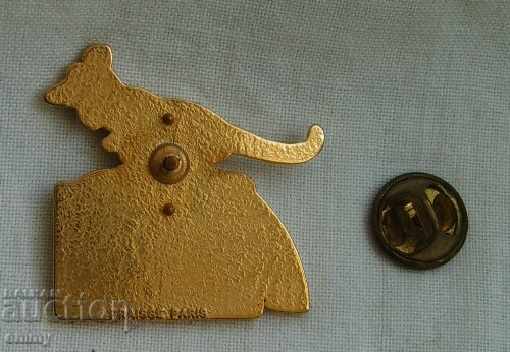 Renault badge Renault-accompanied driving, road prevention with price 6.00 BGN | € 3.07 Renault badge Renault-accompanied driving, road prevention with price 6.00 BGN | € 3.07