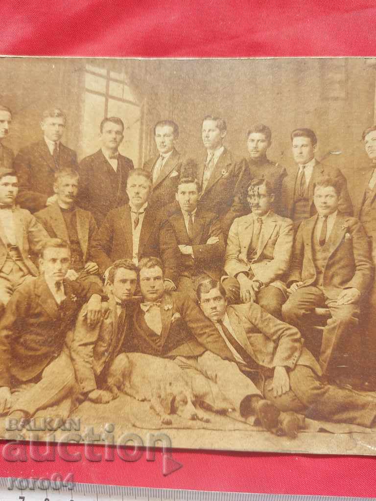 Delivery of OLD, VERY OLD PHOTOGRAPHY - CARDBOARD Delivery of OLD, VERY OLD PHOTOGRAPHY - CARDBOARD