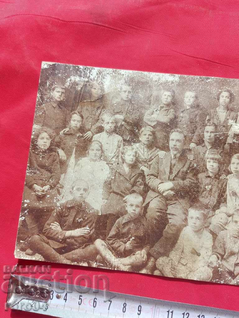 Delivery of OLD, VERY OLD PHOTOGRAPHY - CARDBOARD Delivery of OLD, VERY OLD PHOTOGRAPHY - CARDBOARD