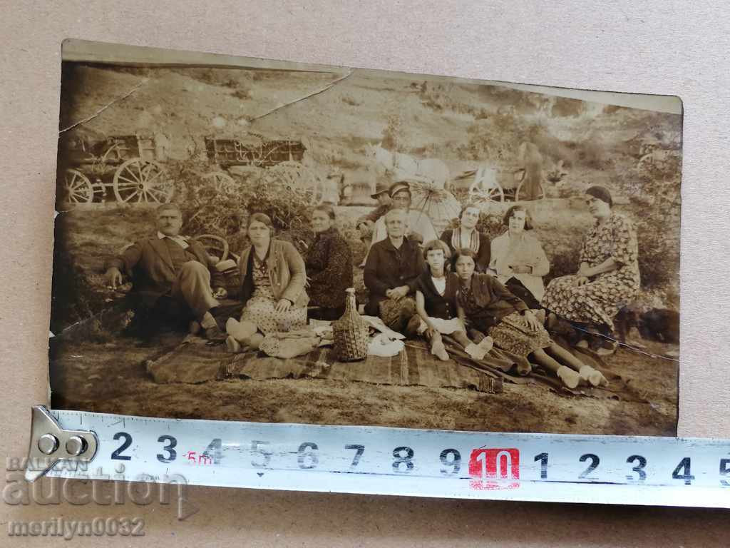 Auction  Photo family outing photography