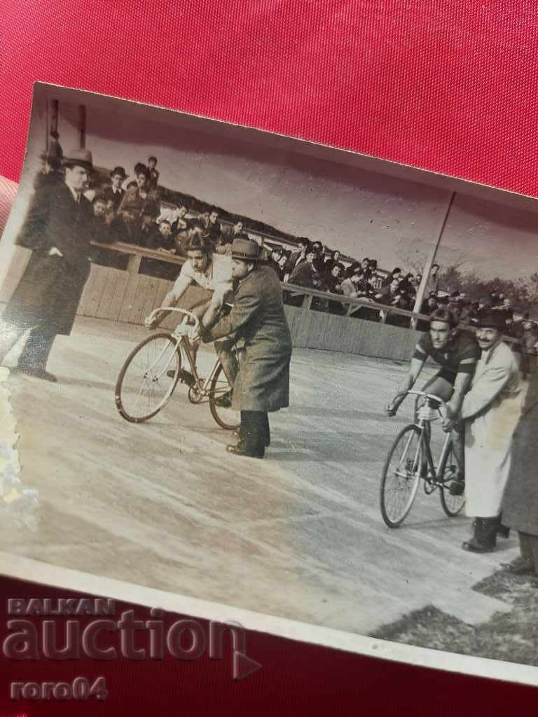 Παράδοση ΣΟΦΙΑ - ΚΟΛΟΔΡΟΥΜΑ - Β' Παγκόσμιος Πόλεμος Παράδοση ΣΟΦΙΑ - ΚΟΛΟΔΡΟΥΜΑ - Β' Παγκόσμιος Πόλεμος