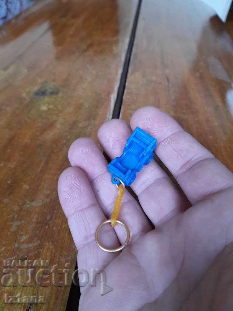 Auction An old key ring Auction An old key ring