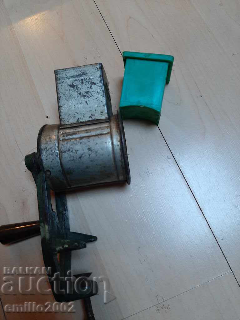 Παράδοση Ρετρό μύλος παξιμαδιών Παράδοση Ρετρό μύλος παξιμαδιών