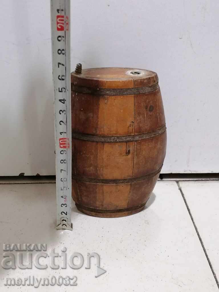 Auction  Old wood pawler wooden bucket brown bucket