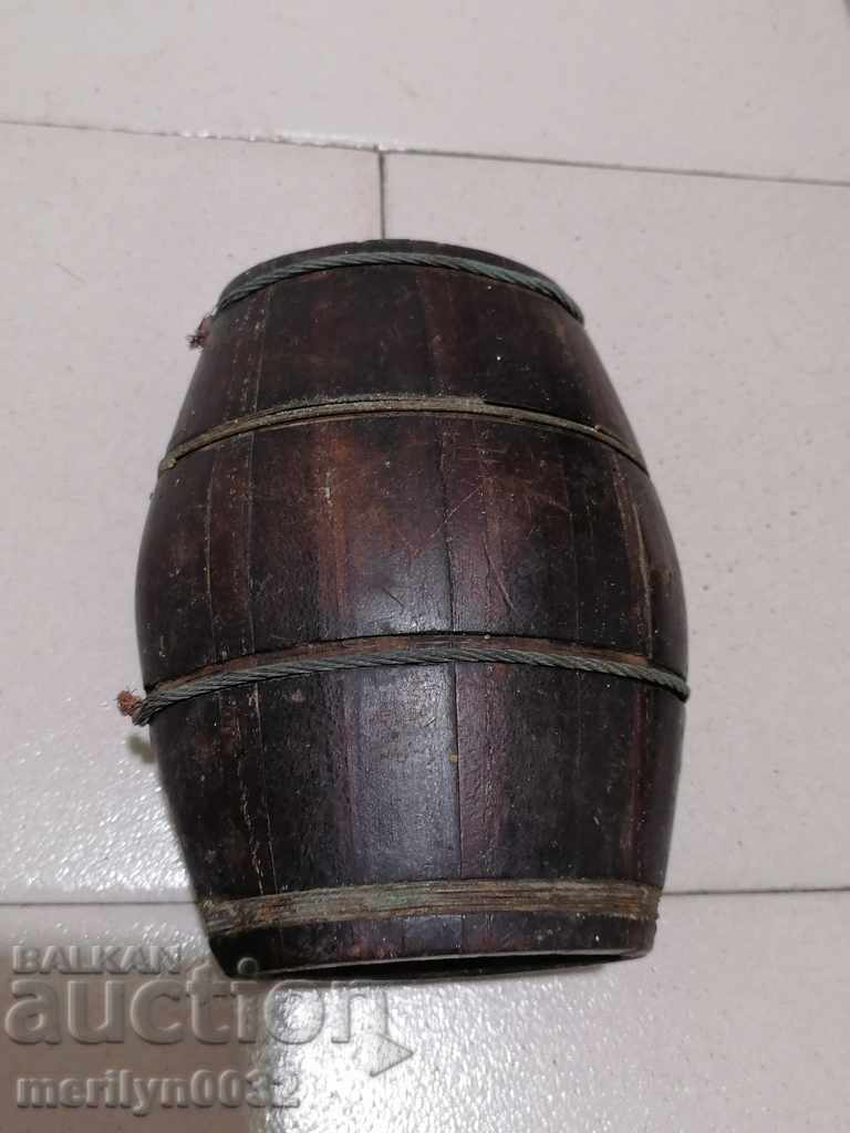Auction  Old wood pawler wooden bucket brown bucket