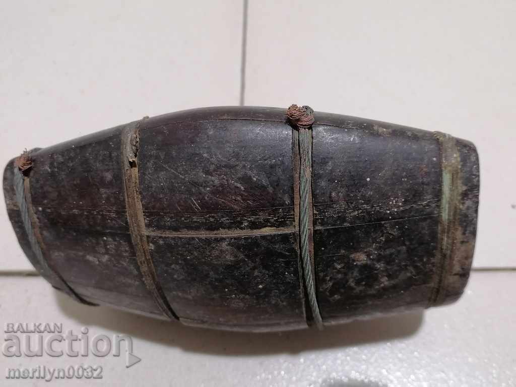 Delivery of Old wood pawler wooden bucket brown bucket