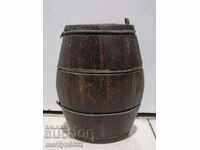 Old wood pawler wooden bucket brown bucket