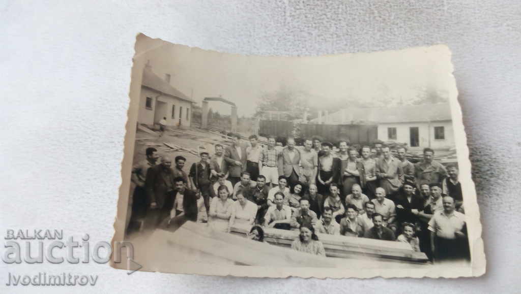 Photo Men and women in the center of the village