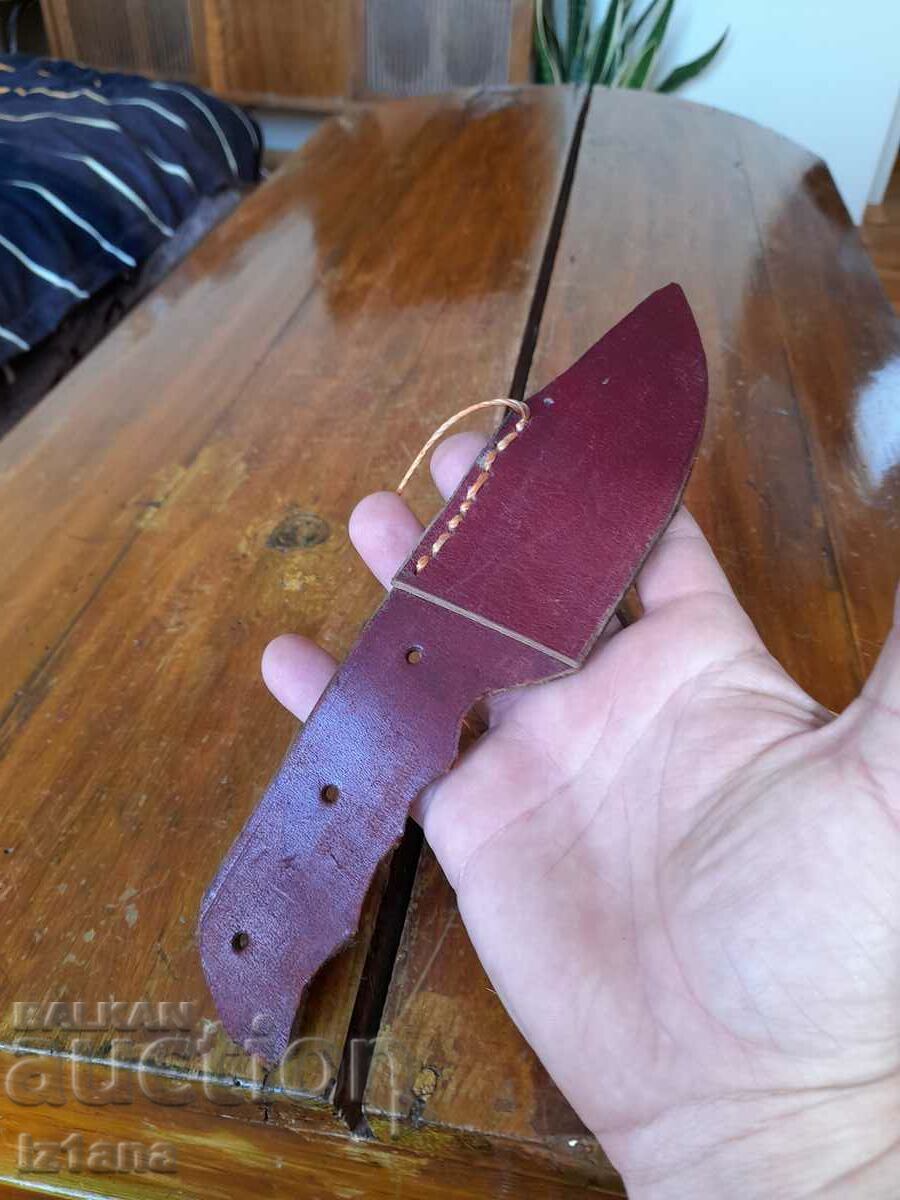 Παλιά δερμάτινη θήκη μαχαιριού με τιμή 16.00 BGN | € 8.18 Παλιά δερμάτινη θήκη μαχαιριού με τιμή 16.00 BGN | € 8.18