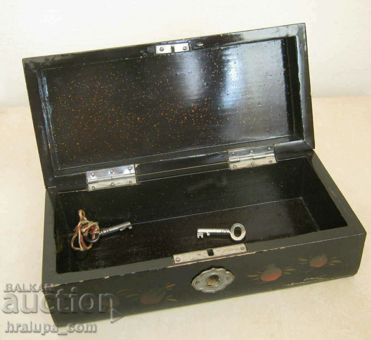 Old Japanese wooden box hand painted with a key with price 40.00 BGN | € 20.45 Old Japanese wooden box hand painted with a key with price 40.00 BGN | € 20.45