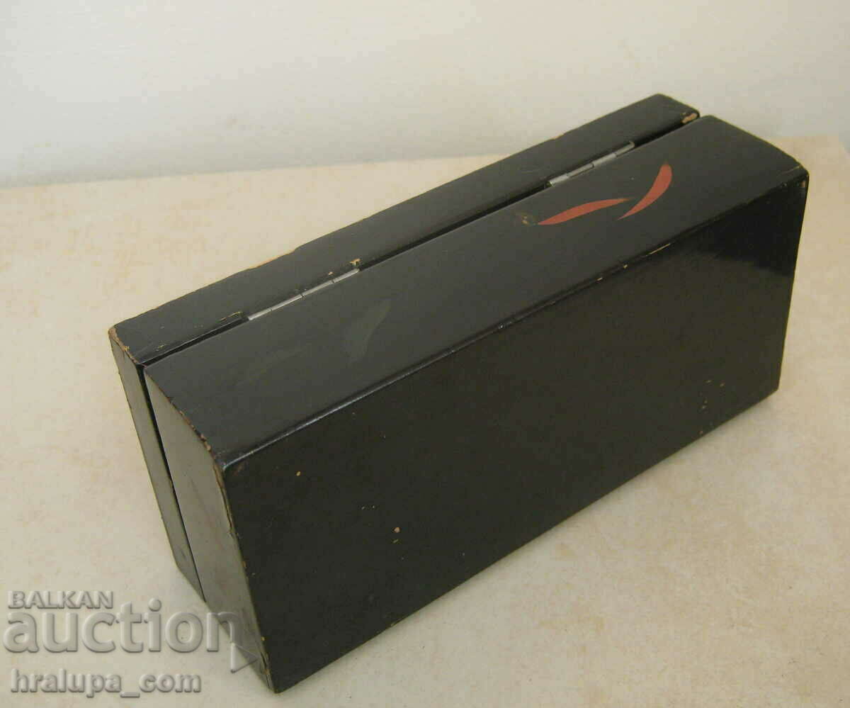 Old Japanese wooden box hand painted with a key - 6 Old Japanese wooden box hand painted with a key - 6