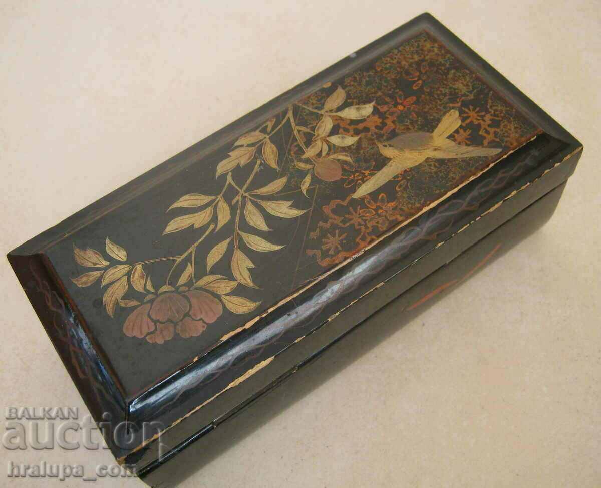 Old Japanese wooden box hand painted with a key - 7 Old Japanese wooden box hand painted with a key - 7