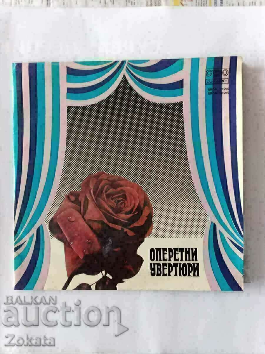 Înregistrează 2 albume. Grozav.